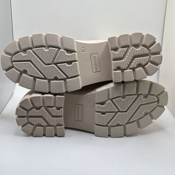 CUSHIONAIRE Women's slip on chelsea boot +Memory Foam 9 CREAM - Picture 5 of 7